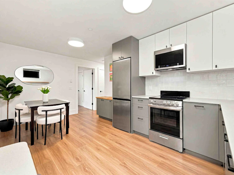 264 E 17th Avenue, Vancouver, BC, V5V 1A7 - 25