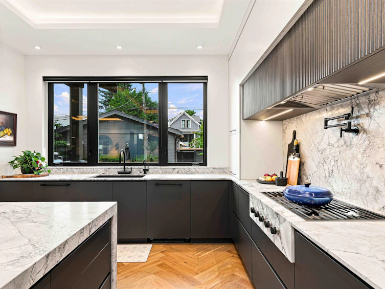264 E 17th Avenue, Vancouver, BC, V5V 1A7 - 9