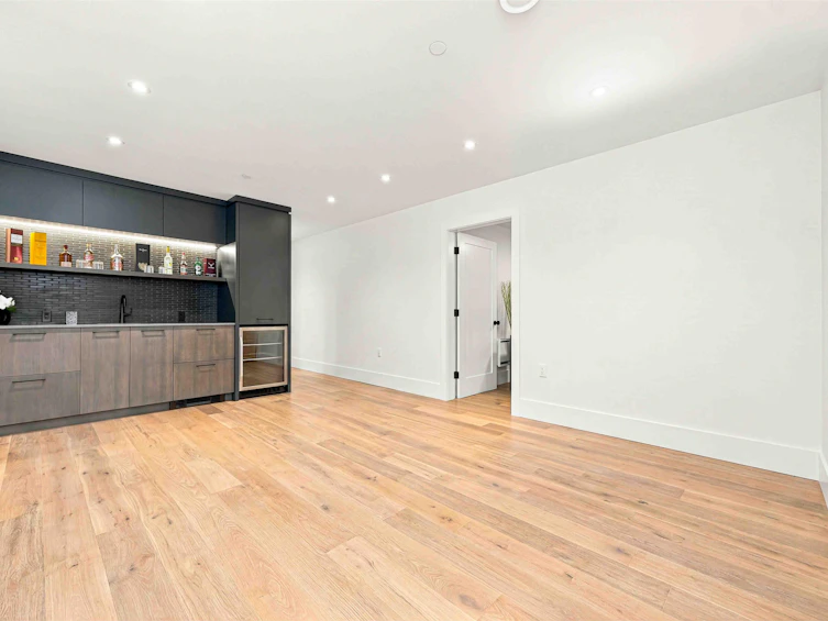 264 E 17th Avenue, Vancouver, BC, V5V 1A7 - 24