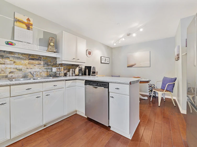 204-1440 George Street, Surrey, BC, V4B 4A3 - 10