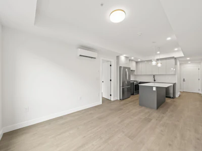 103-15353 17 Avenue - 4