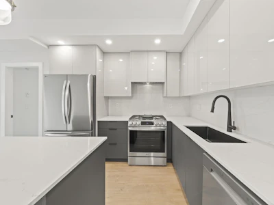 103-15353 17 Avenue - 2