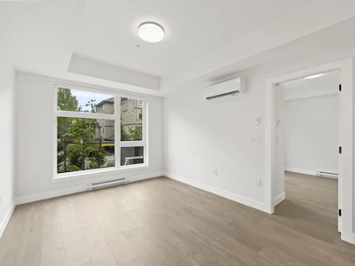 103-15353 17 Avenue - 5