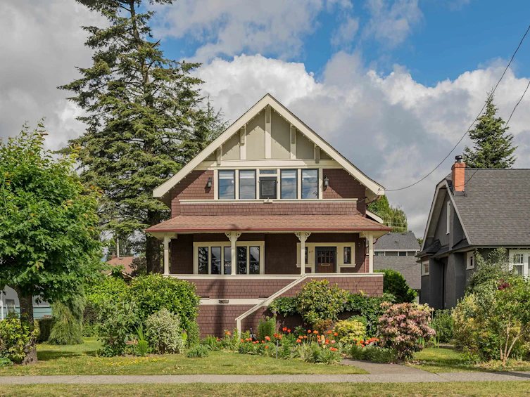 819 Eighth Avenue, New Westminster, BC, V3M 2R4