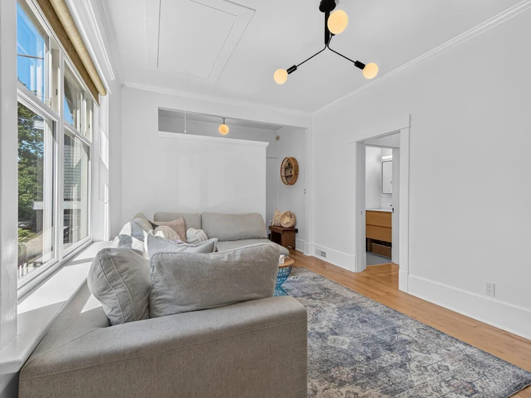 3730 Windsor Street, Vancouver, BC, V5V 4N7 - 6