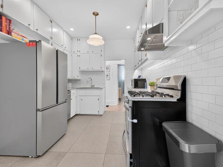 3730 Windsor Street, Vancouver, BC, V5V 4N7 - 8