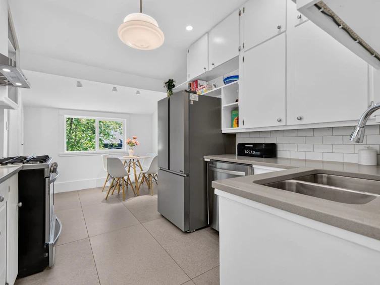 3730 Windsor Street, Vancouver, BC, V5V 4N7 - 7