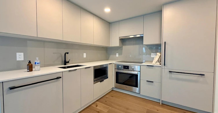8120 Oak Street, Vancouver, BC, V6P 0N2 - 7