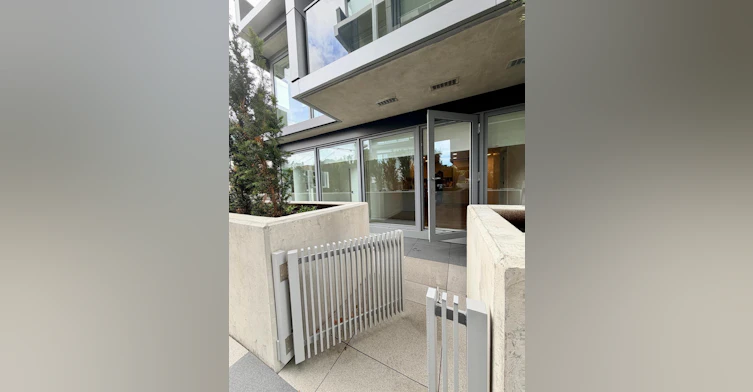 8120 Oak Street, Vancouver, BC, V6P 0N2