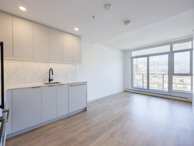 1201-13685 102 Avenue - 4