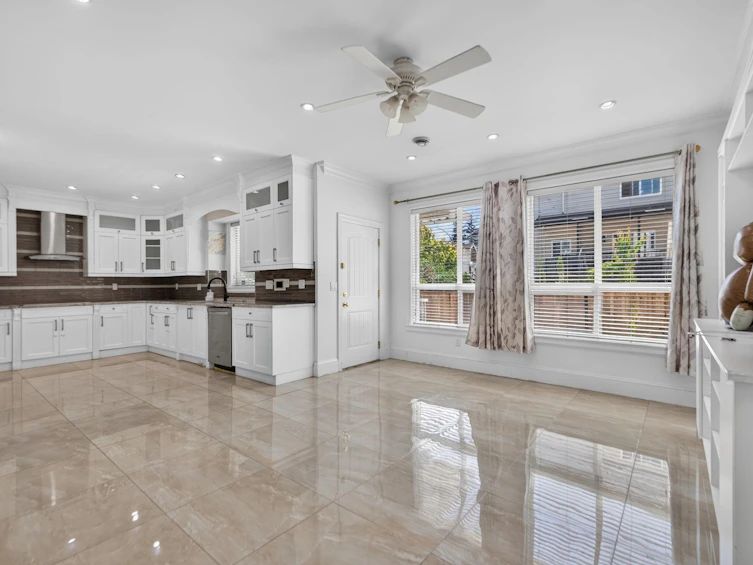 13296 62a Avenue, Surrey, BC, V3X 0A9 - 13