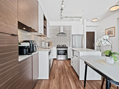 216-5355 Lane Street - 4
