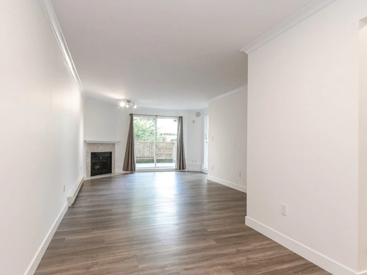 102-9948 151 Street, Surrey, BC, V3R 0V6 - 8