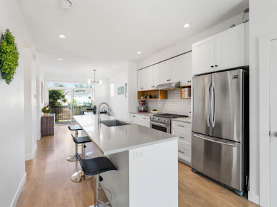 4-27735 Roundhouse Drive - 4