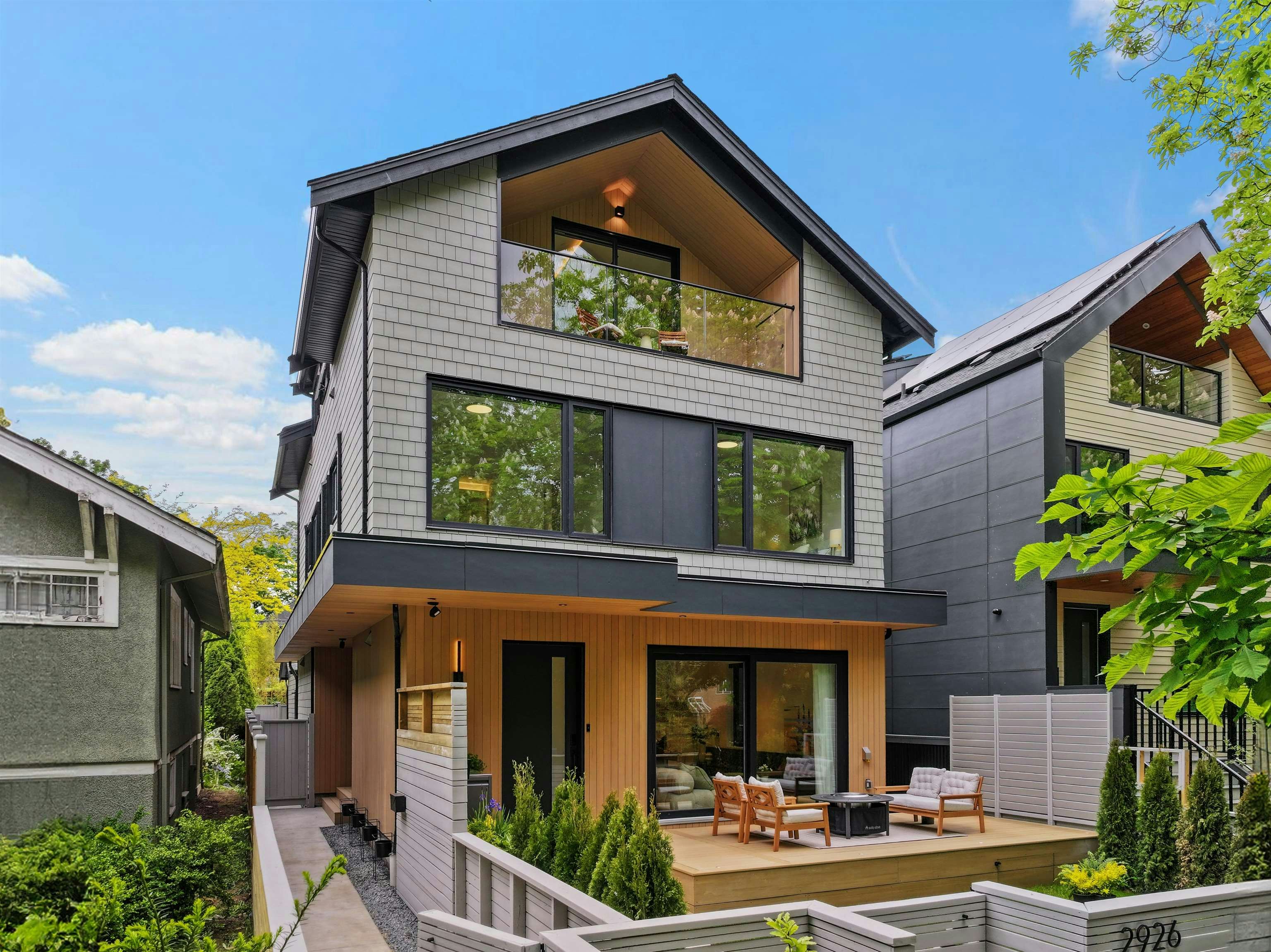 1-2926 W 12th Avenue, Vancouver, BC, V6K 2R3
