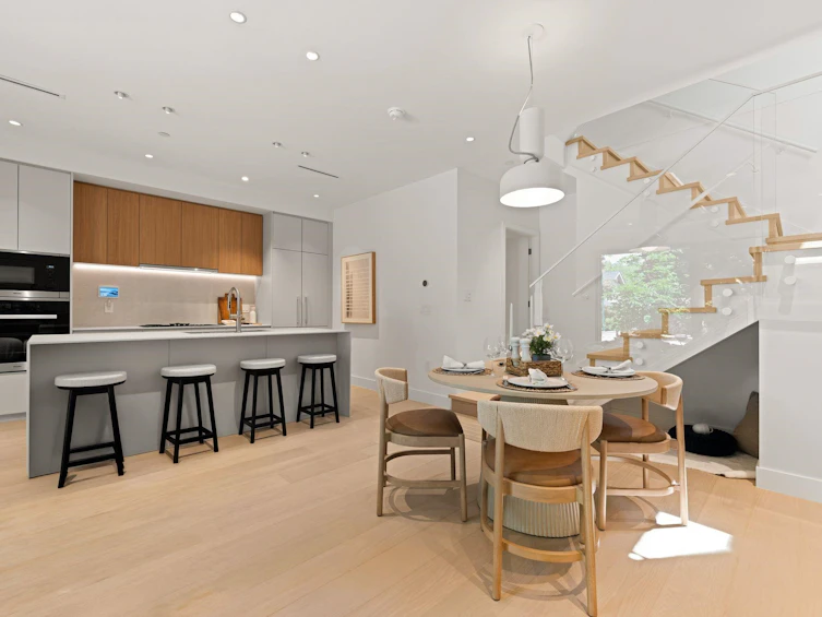 1-2926 W 12th Avenue, Vancouver, BC, V6K 2R3 - 3