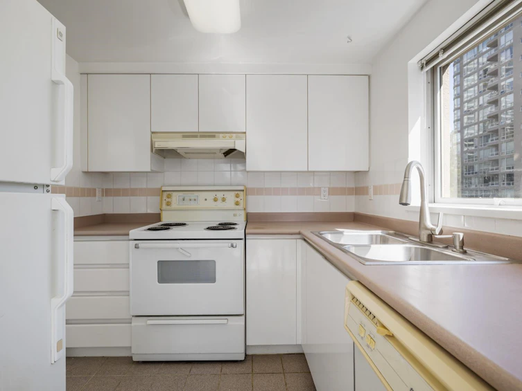 402-9603 Manchester Drive, Burnaby, BC, V3N 4Y7 - 20
