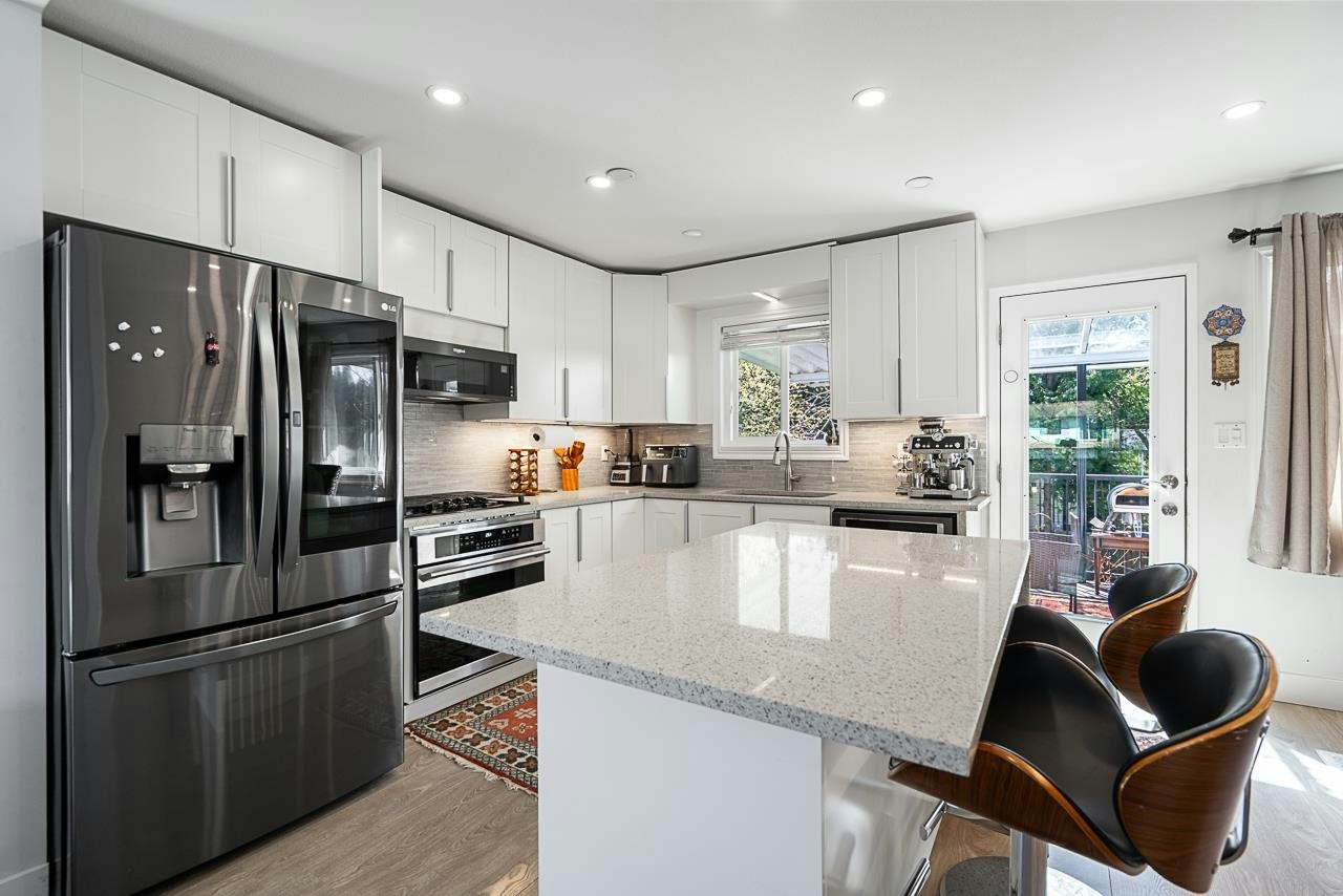 2333 Kirkstone Road, North Vancouver, BC, V7J 3M1 - 7