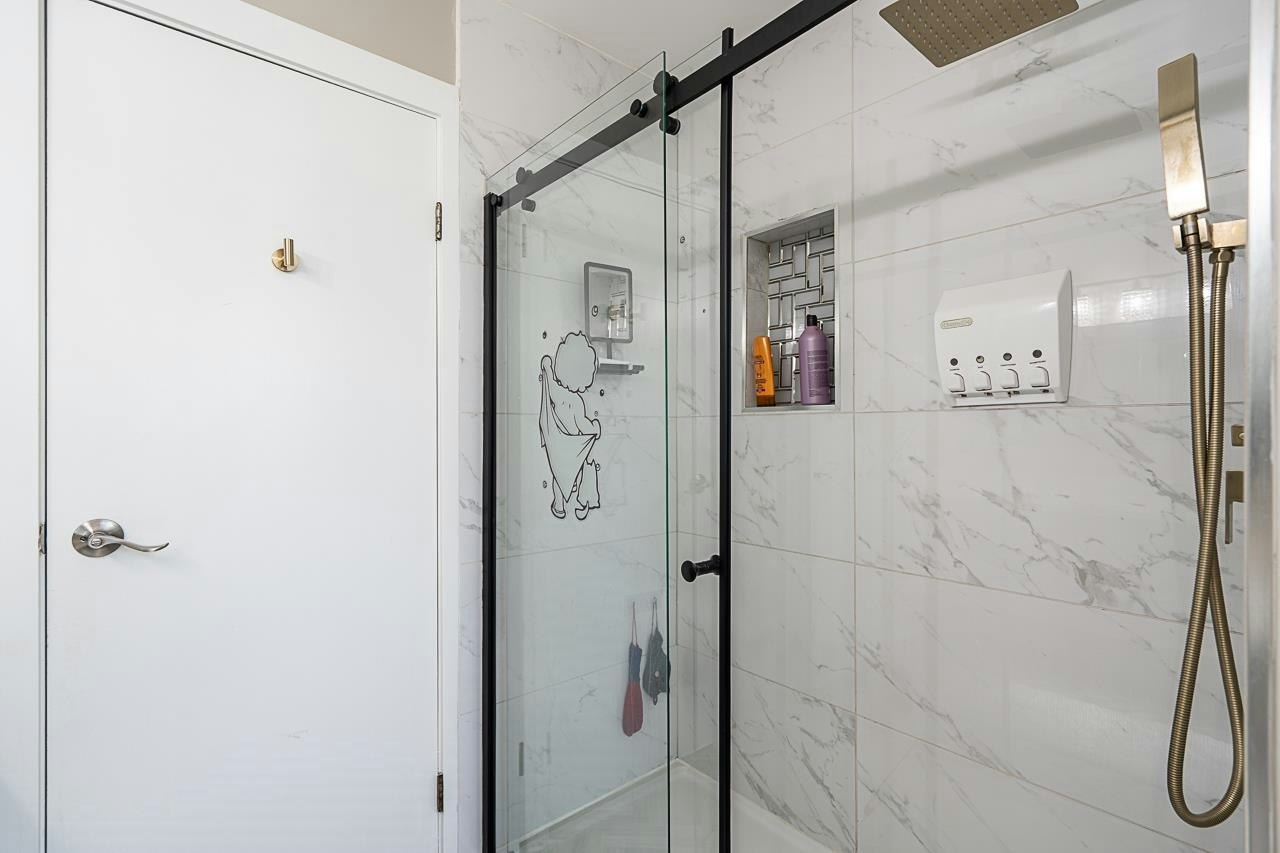 2333 Kirkstone Road, North Vancouver, BC, V7J 3M1 - 23