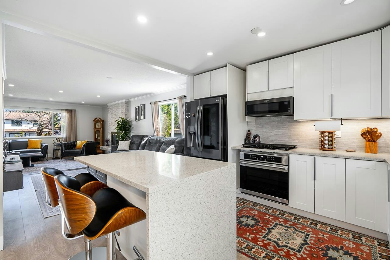 2333 Kirkstone Road, North Vancouver, BC, V7J 3M1 - 10