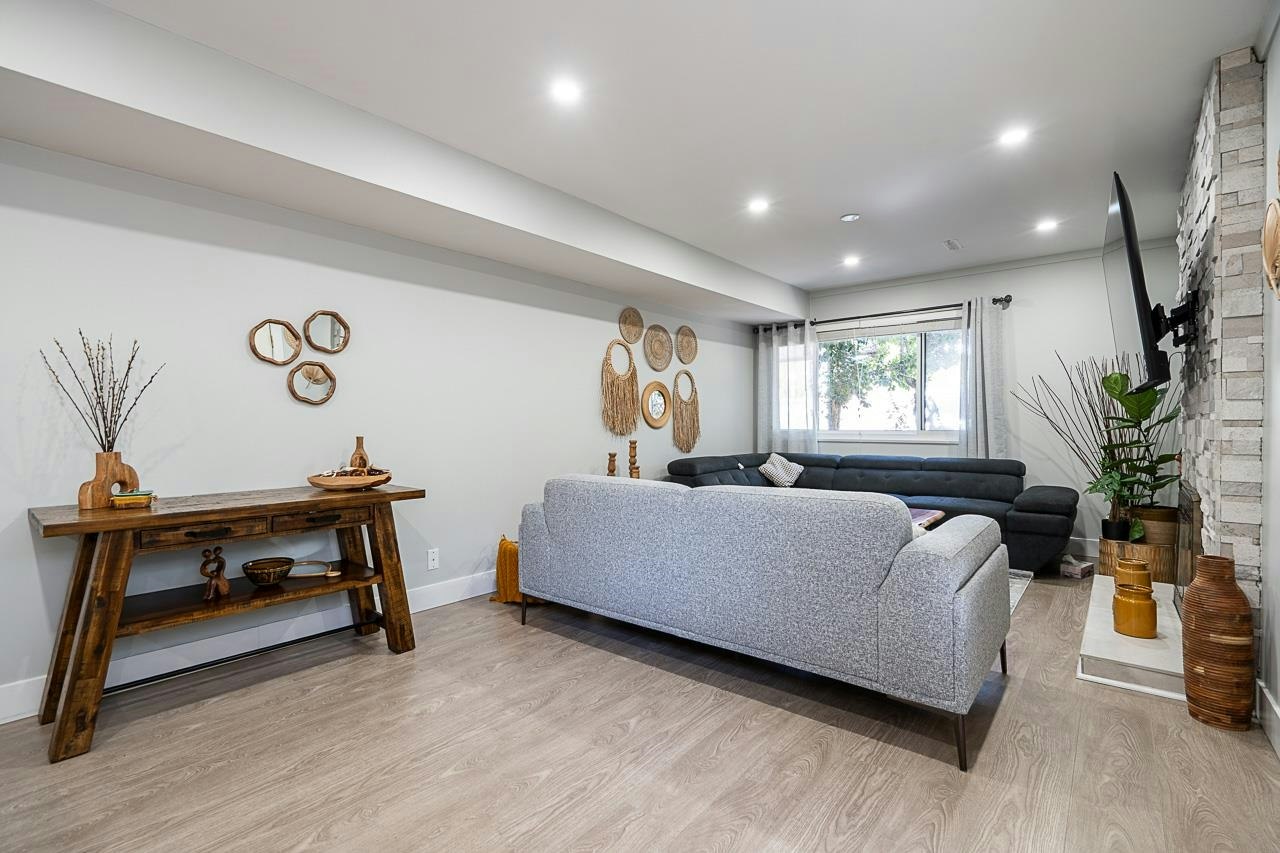 2333 Kirkstone Road, North Vancouver, BC, V7J 3M1 - 24