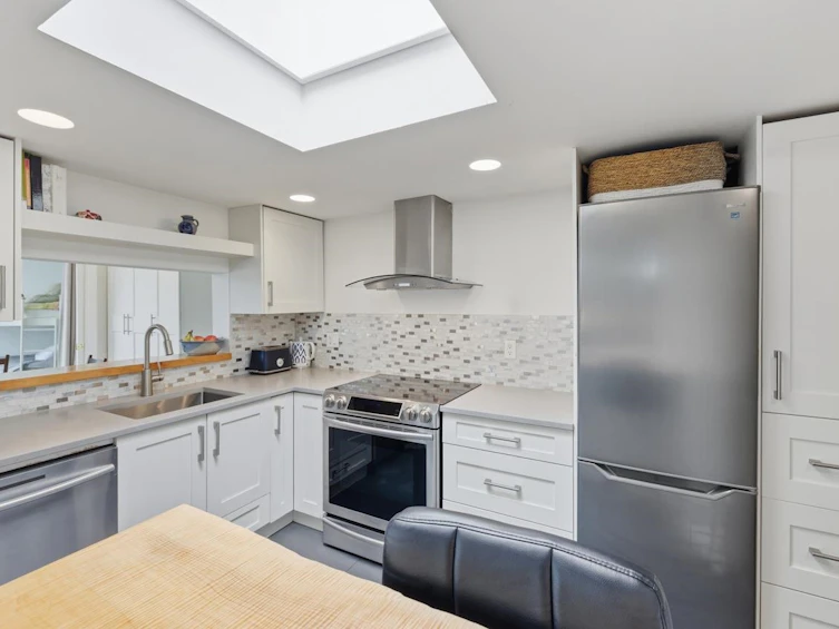 1004-995 Roche Point Drive, North Vancouver, BC, V7H 2X4 - 8