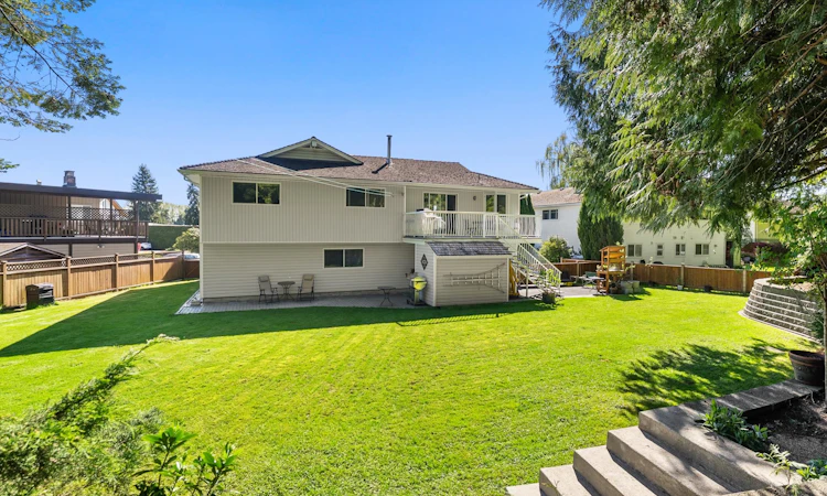 905 Eden Crescent