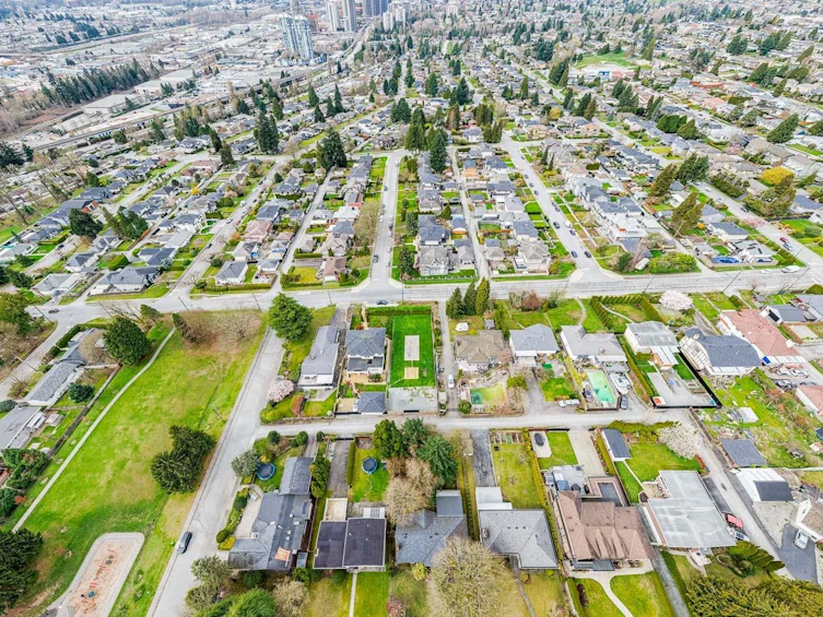 1988 Kensington Avenue, Burnaby, BC, V5B 4E1 - 17