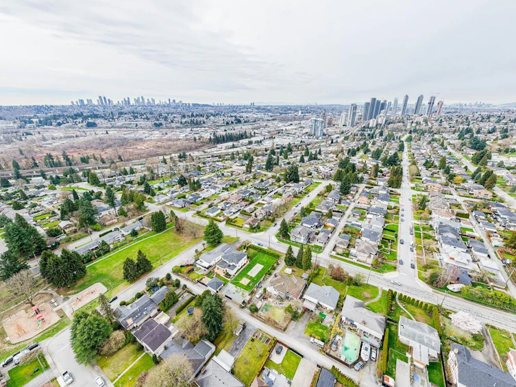 1988 Kensington Avenue, Burnaby, BC, V5B 4E1 - 18