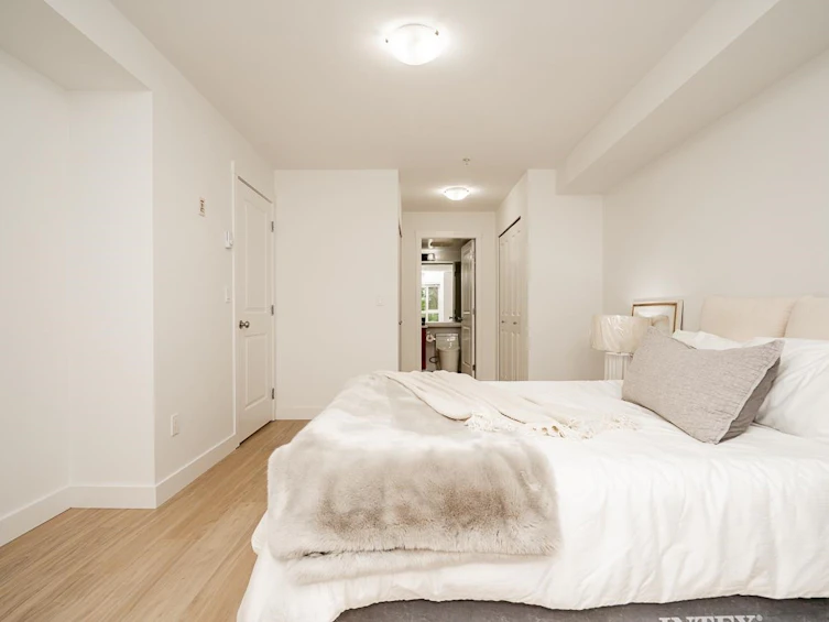 215-14960 102a Avenue, Surrey, BC, V3R 6A3 - 19