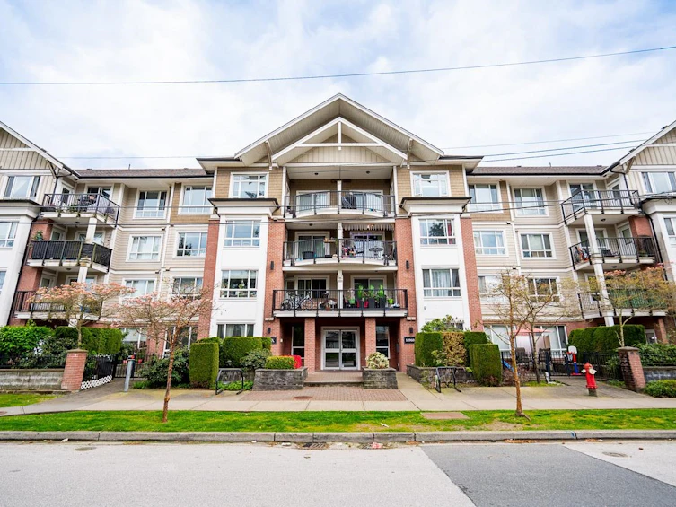 215-14960 102a Avenue, Surrey, BC, V3R 6A3 - 33