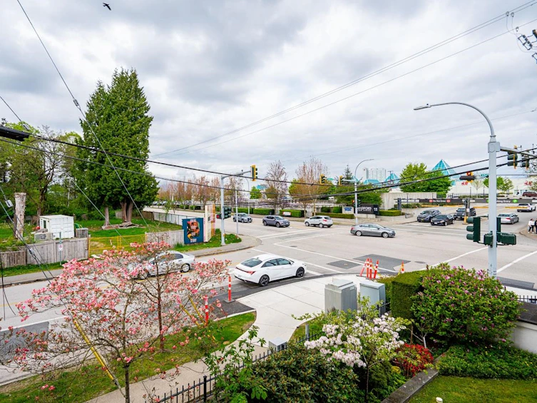 215-14960 102a Avenue, Surrey, BC, V3R 6A3 - 35