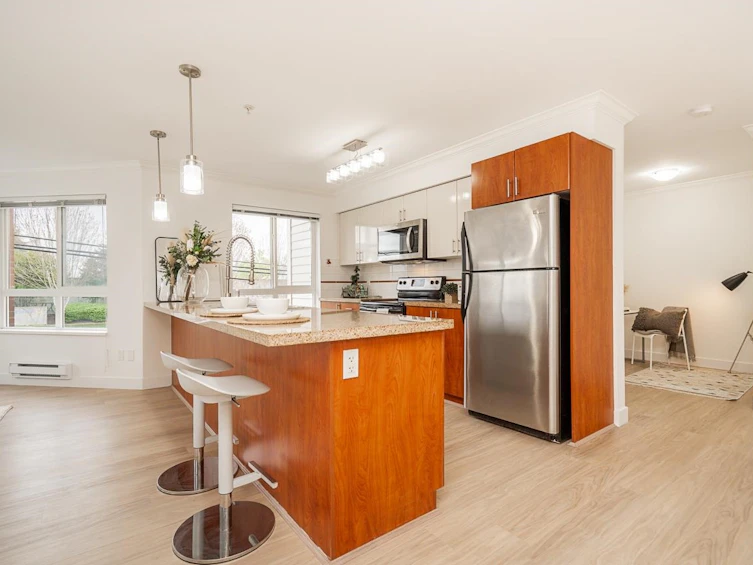 215-14960 102a Avenue, Surrey, BC, V3R 6A3 - 9