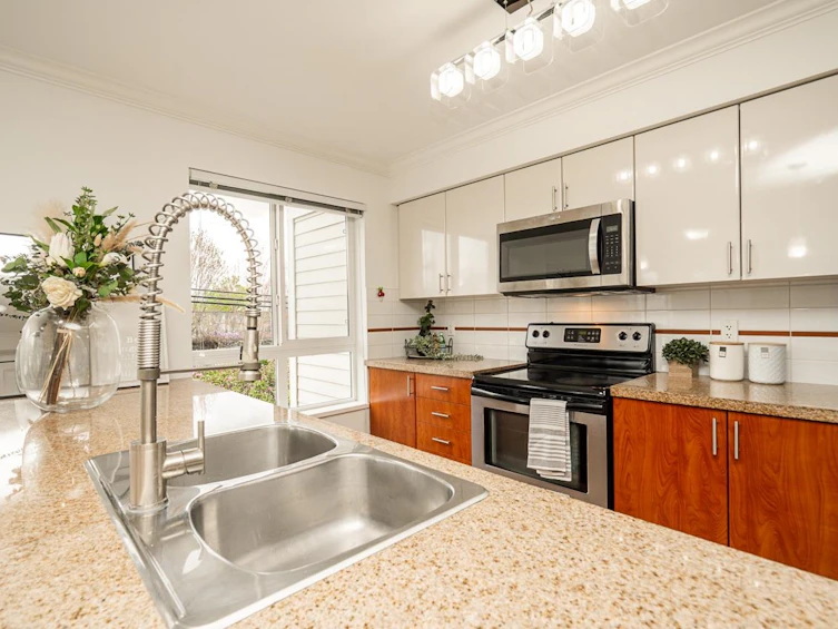 215-14960 102a Avenue, Surrey, BC, V3R 6A3 - 8