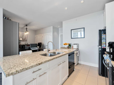 421-2970 King George Boulevard - 4