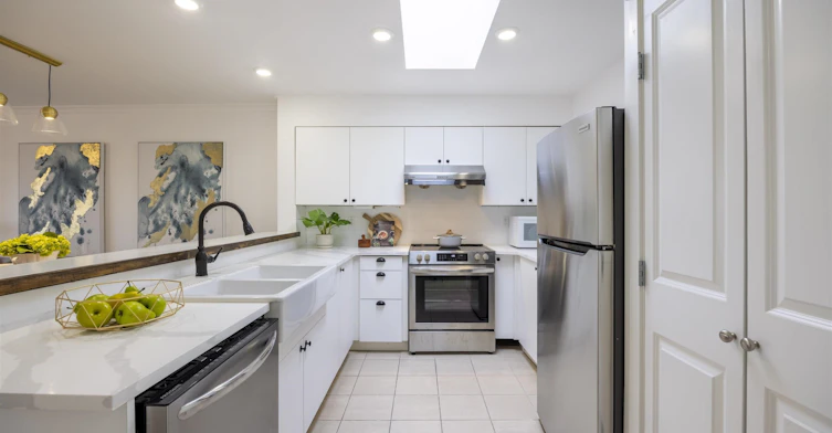 409-3580 W 41, Vancouver, BC, V6N 3E6 - 5