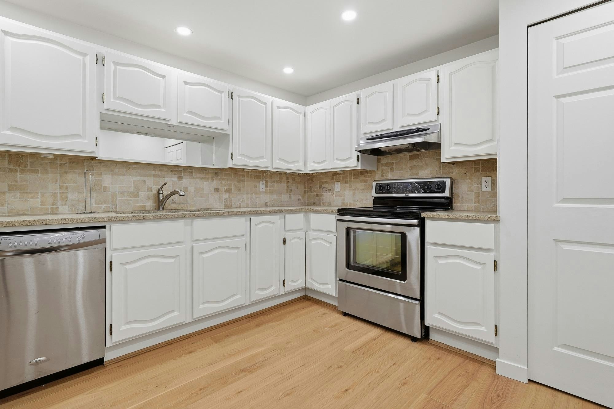 201-1150 54a Street, Delta, BC, V4M 4B5