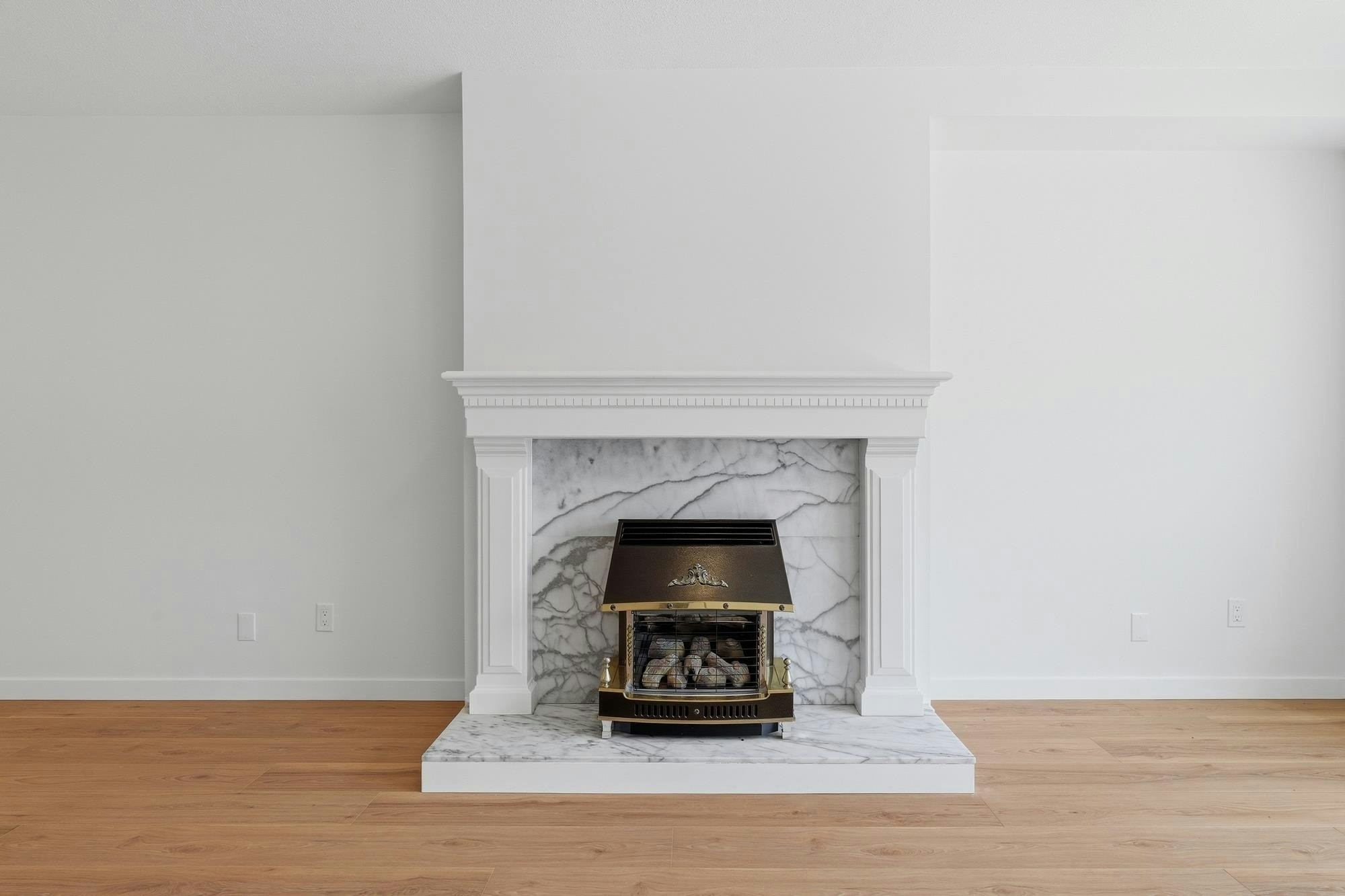 201-1150 54a Street - 4