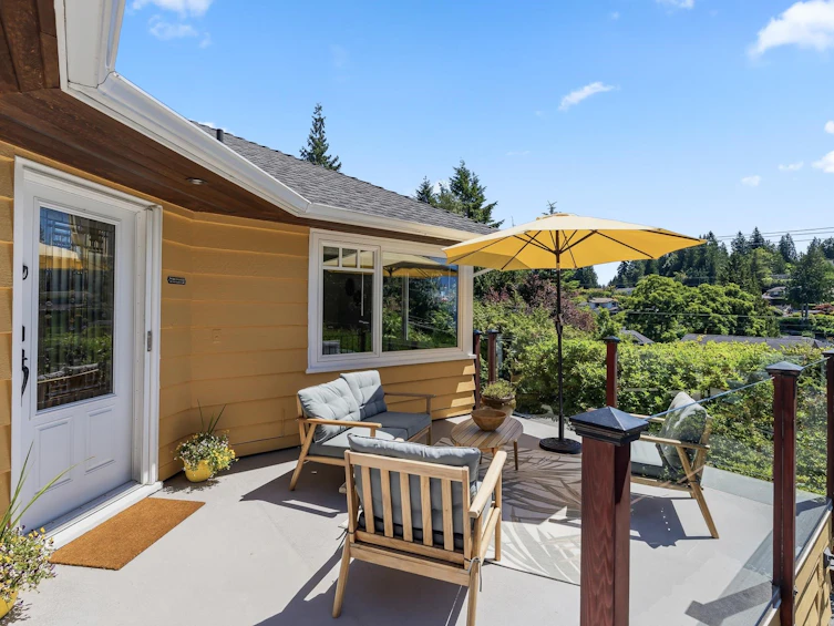 6577 Marine Drive, West Vancouver, BC, V7W 2S8 - 2