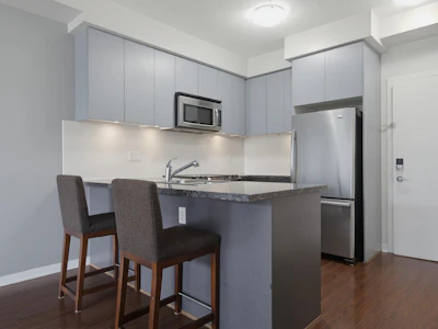 110-6430 194 Street - 5