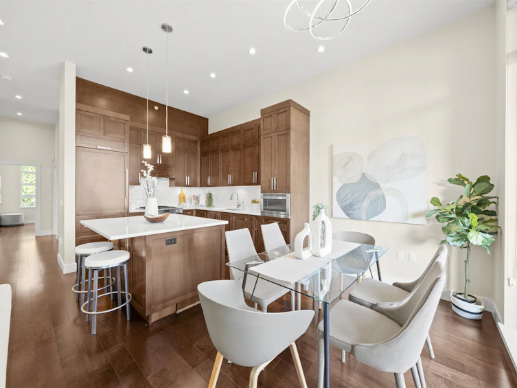 209-13585 16 Avenue, Surrey, BC, V4A 1P6 - 9