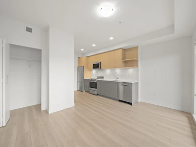 412-10777 138 Street - 5