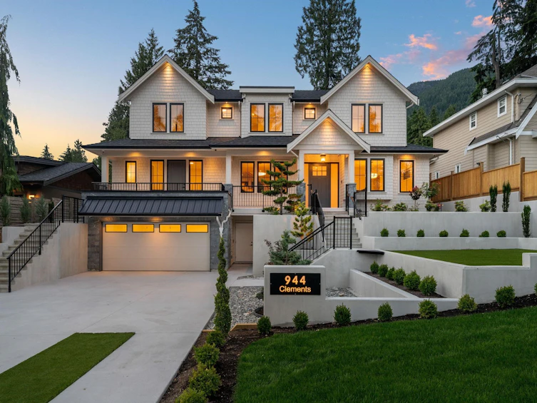 944 Clements Avenue, North Vancouver, BC, V7R 2K7 - 2