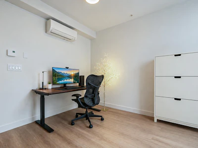 302-6085 Irmin Street - 4