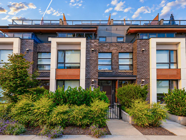 302-6085 Irmin Street, Burnaby, BC, V5J 5C5