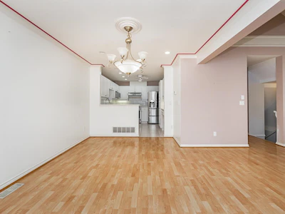 59-13918 58 Avenue - 5