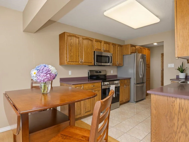 6343 Marmot Road, Sechelt, BC, V7Z 0L2 - 12