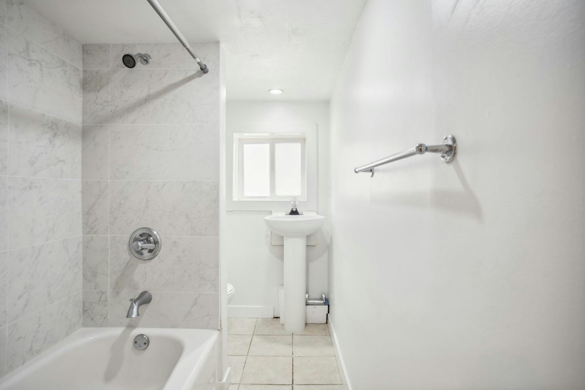 3617 Adanac Street, Vancouver, BC, V5K 2P7 - 21