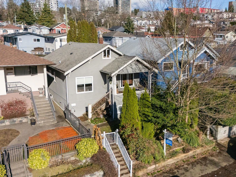 3617 Adanac Street, Vancouver, BC, V5K 2P7 - 29