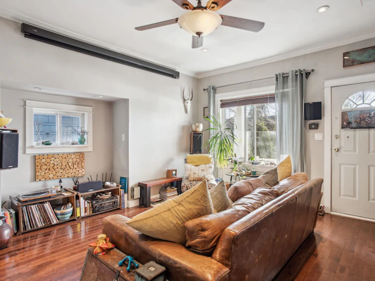 3617 Adanac Street, Vancouver, BC, V5K 2P7 - 5